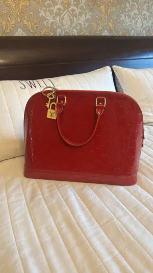 حقائب نسائية شنطة يد و كتف منوع ماركات