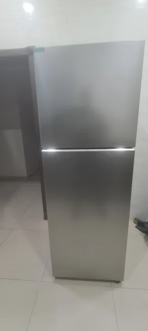 Samsung Fridge for Sale - 450L for sale 135BHD (Slightly Negotiable)  بحالة الجديدثلاجة