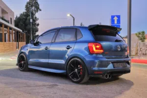 VW POLO 2018 في حالة الشركة عداد قليل ولون مميز جداً وبسعر مميز عالكاش