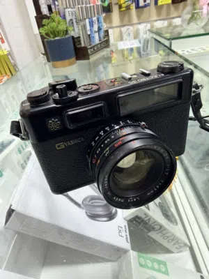 كاميرا Yashica Electro 35 للبيع للتواصل واتس أب