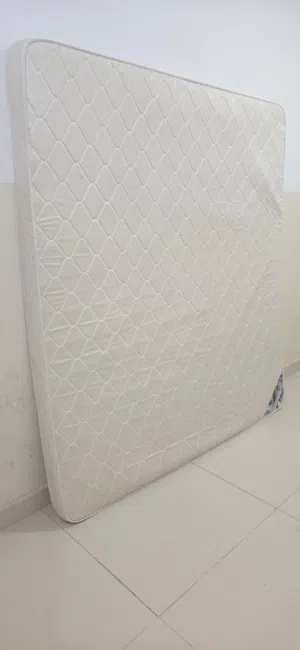 King size mattress urgent sale 20ro