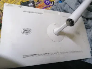 شاشه مع قاعده متحركه مع ريموت
