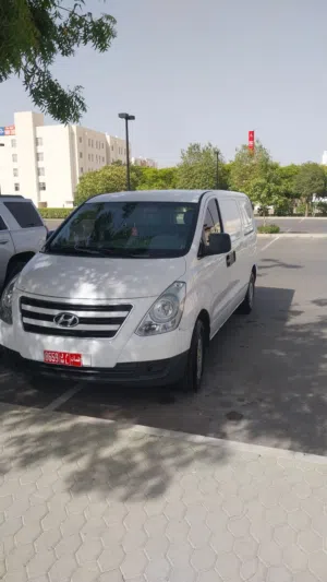باص هيونداي H1