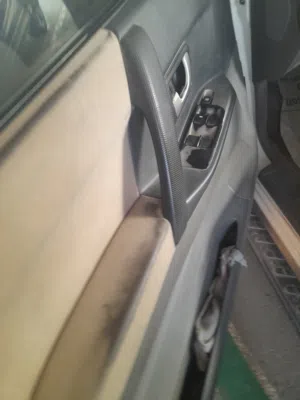 للبيع شاشة سامسنج 42 بوصه بالحامل