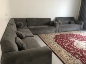 طقم كنب مع المفرشة