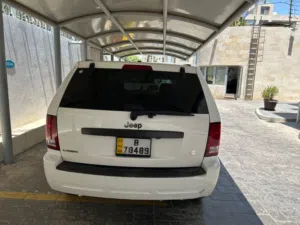 جيب جراند شيروكي 2008 من نوع Limited بحالة جيدة مع تأمين مجاني