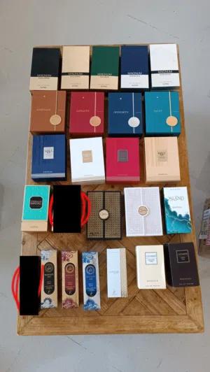 مجموعة من العطور الأصلية والزيوت والعود والبخور