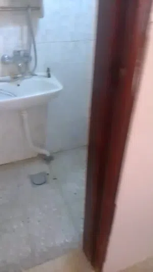 استوديو متواضع للايجار