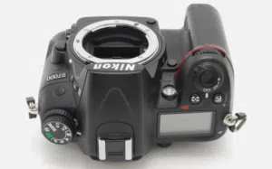 Nikon D7000 DSLR Camera + Nikon AF-S DX NIKKOR 18-105mm f/3.5-5.6G ED VR