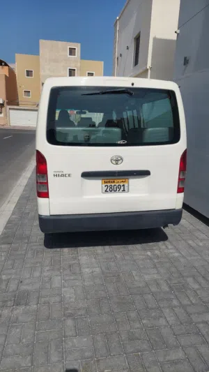 تويوتا باص