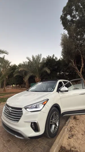 Used Hyundai Santa Fe in Benghazi