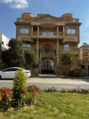 300 m2 3 Bedrooms Villa for Sale in Giza 6th of October