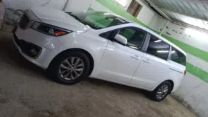 Used Kia Sedona in Al Sharqiya