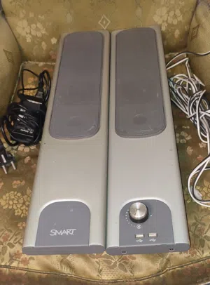 للبيع سماعات SMART USB Audio System أصلية. تعمل بكفاءة وصوتها ممتاز. جدا جدا