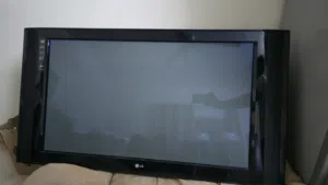 LG TV WITH CABLE