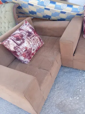 طقمين كنب للبيع موجودات في اربد حكما