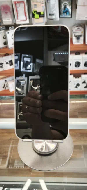 iphone 14 plus تخزين 128g لون ابيض بطارية 89% خالي من الخدوش بحالة الوكالة بسعر حرررق