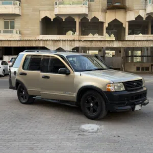Ford Explorer Limited Sport 2003 SUV with Modern Features and Good Condition