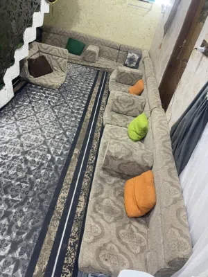 جلسه عربيه مقعد مريح قويه مع اربع تكيه  160فقط وبيه مجال  بيع مستعجل