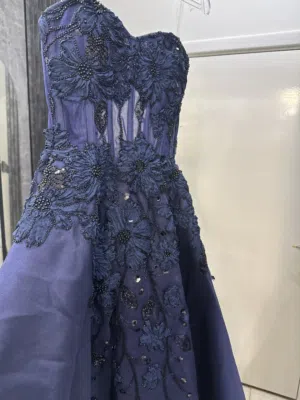 فستان للبيع