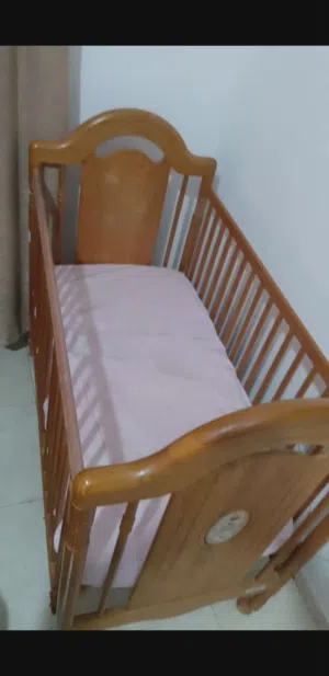 تخت بيبي مع فرشه
