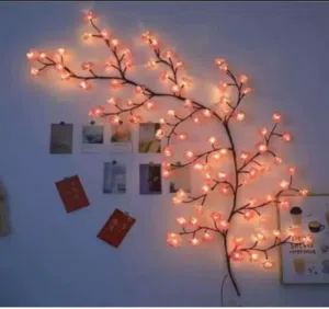 نشرة ضوئية جدارية على شكل شجرة ورد تركيبها بسيط وسريع بدون تعب، وتأثيرها كبير...