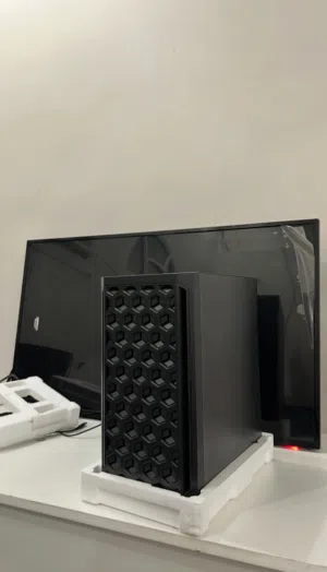للبيع بي سي جديد لم يستعمل الا يومين