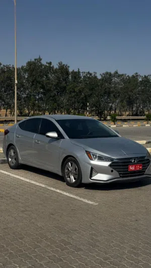 Hyundai . Elantra . Weekly2