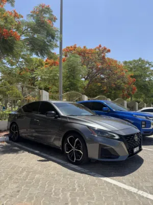Used Nissan Altima in Dubai