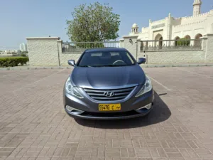 هيونداي سوناتا 20114 خليجي بحالة ممتازة وبدون حوادث وممشى قليل استخدام نسائي سابقا