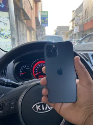ايفون 12 برو خبش لا