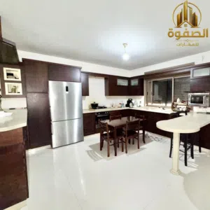 200 m2 3 Bedrooms Apartments for Sale in Ramallah and Al-Bireh Ein Musbah