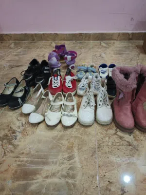 احذيه بناتي مع مجموعة لطفل عمره سنتين مع بوت عجلات