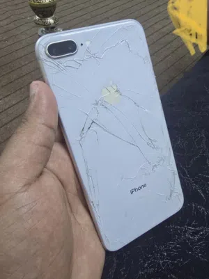 ايفون 8 بلاس