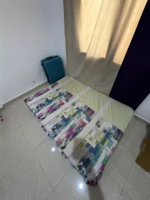 Queen size bed mattress