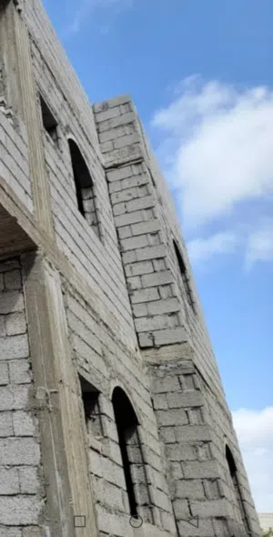  Building for Sale in Aden Shaykh Uthman