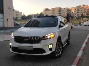 كيا سورينتو فل مسكر اضافات محرك 2200ديزل دفع رباعي عداد اصلي 90الف كم فقططط للبيع بسعر مغري ع الكاش