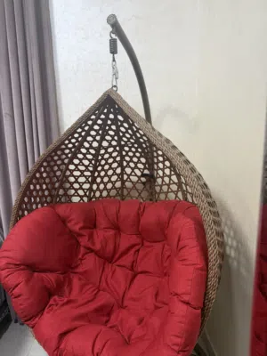 مرجوحة حدائق وداخلية (أرجوحة عش الطائر)  بحالة ممتازة للبيع