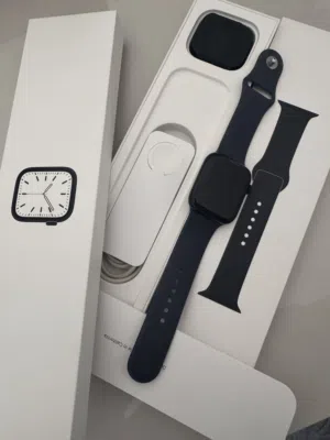 ساعة ابل سيريس 7  45mm بسعر 65 ريال من الاخر البطارية 83% اقرا الوصف