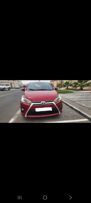تويوتا ياريس للبيع موديل 2015