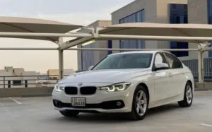 سيارة bmw تعمل بحالة جيدة بحاجة لبعض القطع الاستهلاكية و بعض الإصلاحات البسيطة