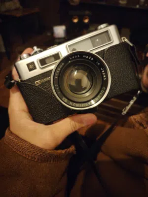 كاميرا أصلية من نوع Yashica Electro 35