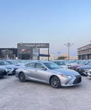 Used Lexus ES in Muscat