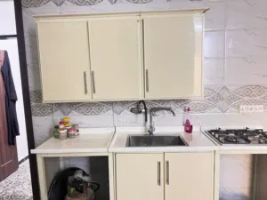 بيت الايجار او البيع يتكون بيت من غرفتين وصاله ومطبخ وحمام سوه وطارمه صغيره ماعندي صوره اله يحب يجي