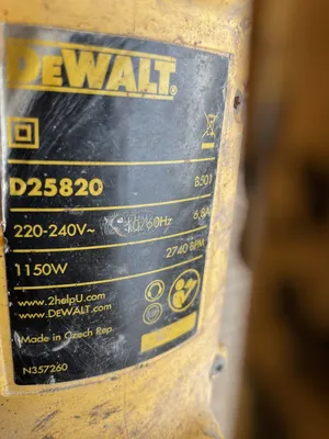 DEWALT تكسير صناعة تشيكي 1150 وات وارد الخليج بحالة ممتازة