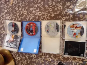 كاميرا بلايستيشن 4 اصلي 5 سيديات بلايستيشن فور و 5 سيديات بلايستيشن 3 بسعر مغري
