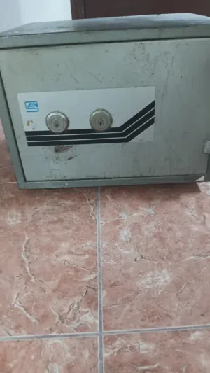 خزنه نقود حديد
