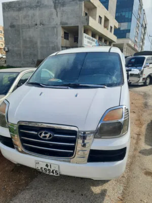 باص هونداي H1 2006 فان   لون ابيض ديزل منفوض كامل مرخص لشهر 5/ 2027 بسعر مغري