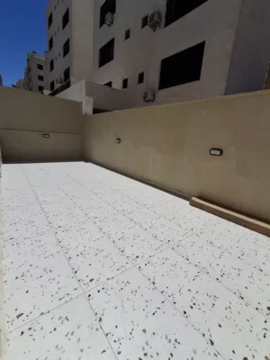 جبيهه طابق اول تراس خلفي بسعر مغري