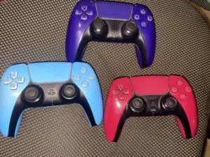 ادين بلاستيشن 5 للبيع بحاله ممتازه استخدام شخصي